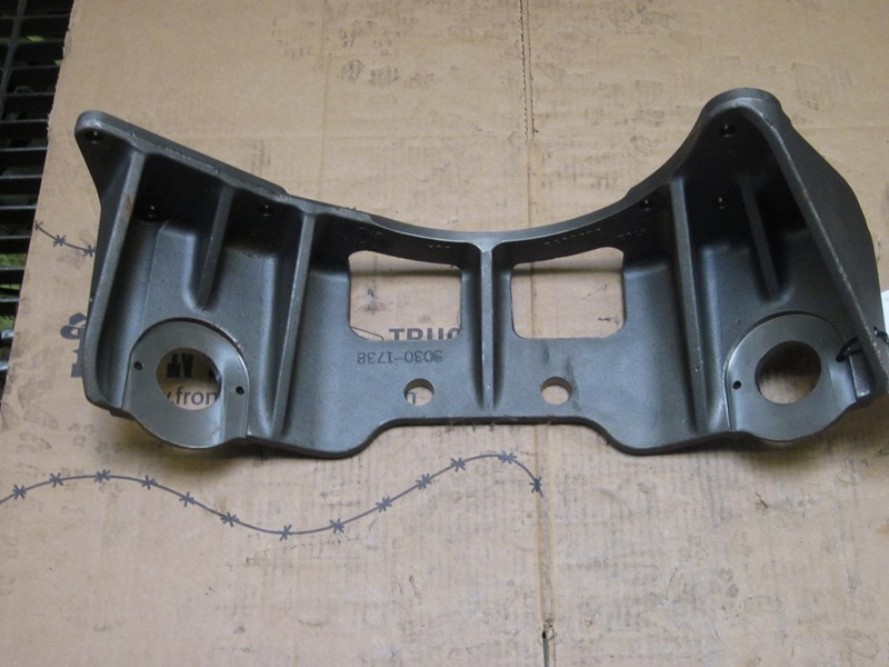 Cummins L10/M11 Engine Mount 3103091 (548-11270)