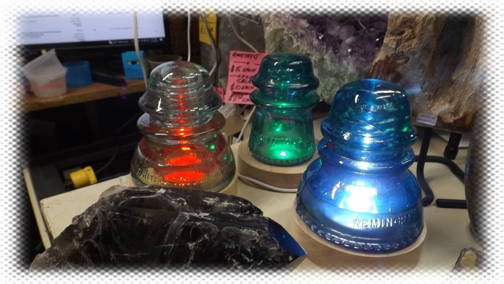 MULTI COLOR CHANGING OLD RAILROAD POWER LINE GLASS INSULATOR NIGHT LIGHT
