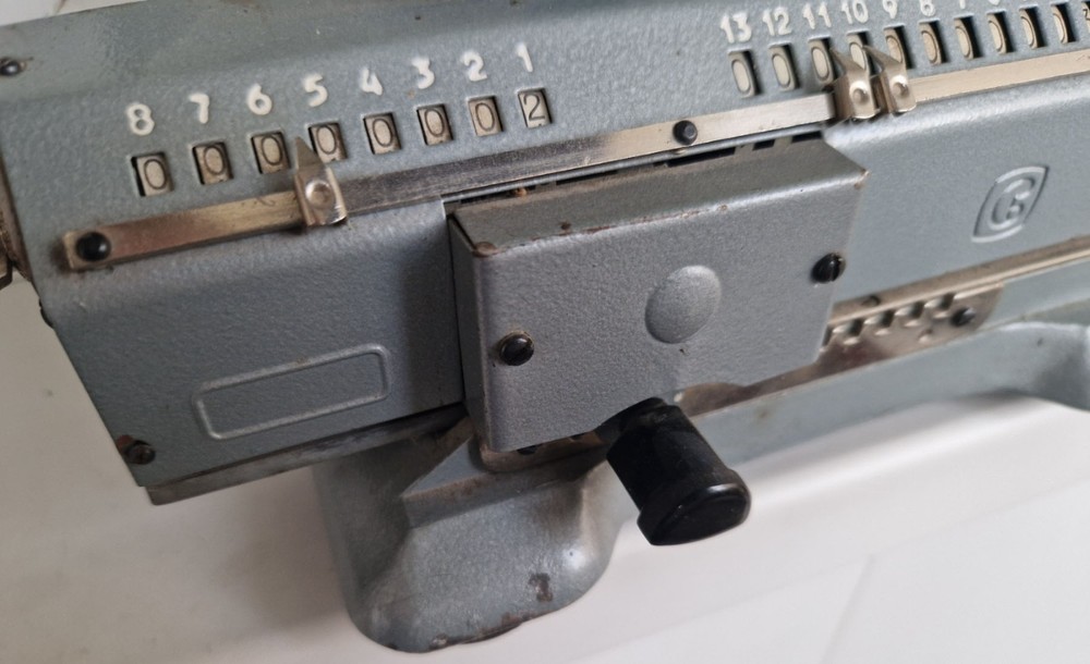 Mechanical Calculator "Felix" USSR-Arithmometer Vintage Adding Machine good