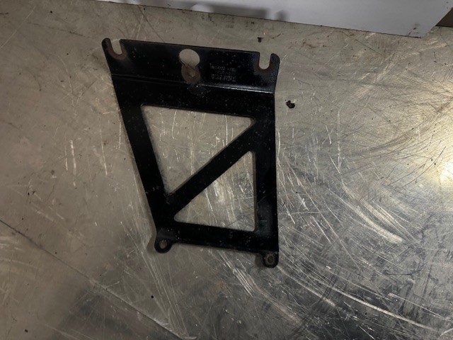 KENWORTH BRACE-CLOSURE PANEL A85-1579