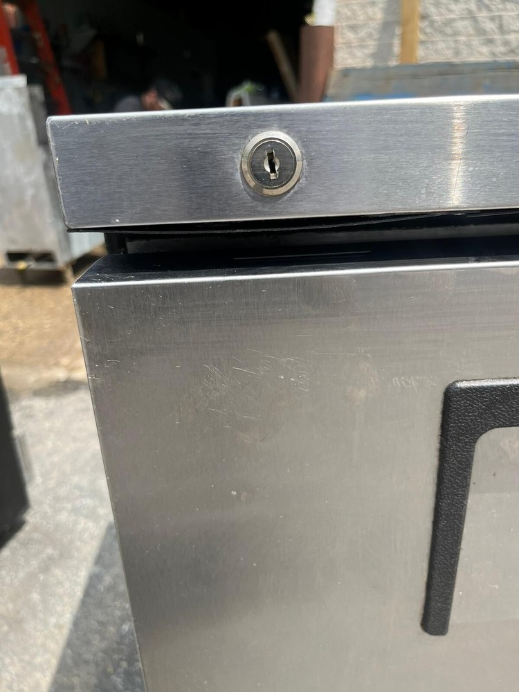 TRUE TUC-24, 24" W UNDERCOUNTER REFRIGERATOR