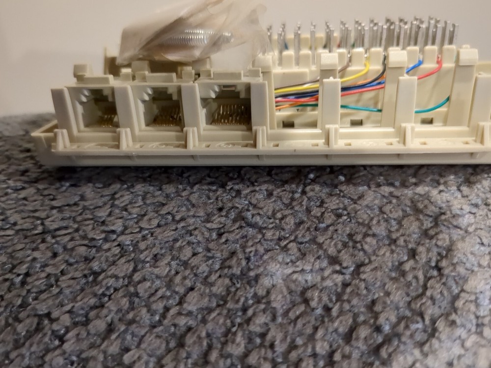 Leviton Surface Mount Voice Data Phone Jack 48-Clip Punchdown Block