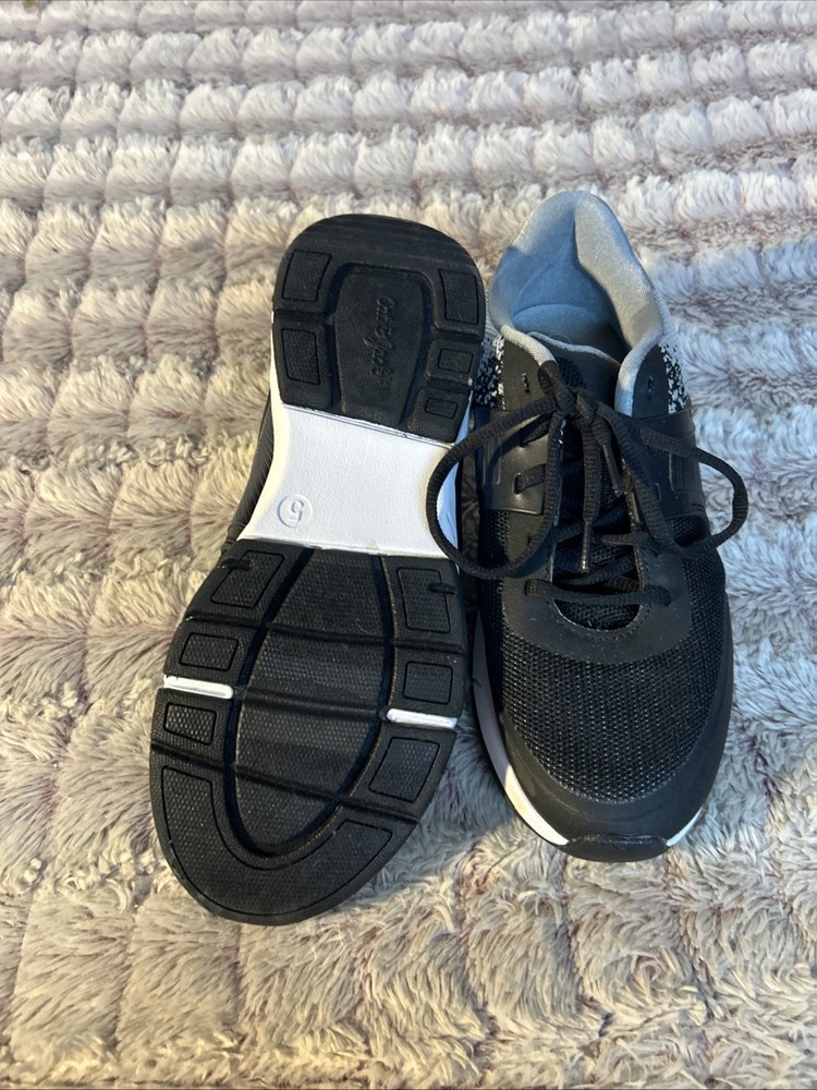 Cat & Jack Black /Gray sneakers size 5