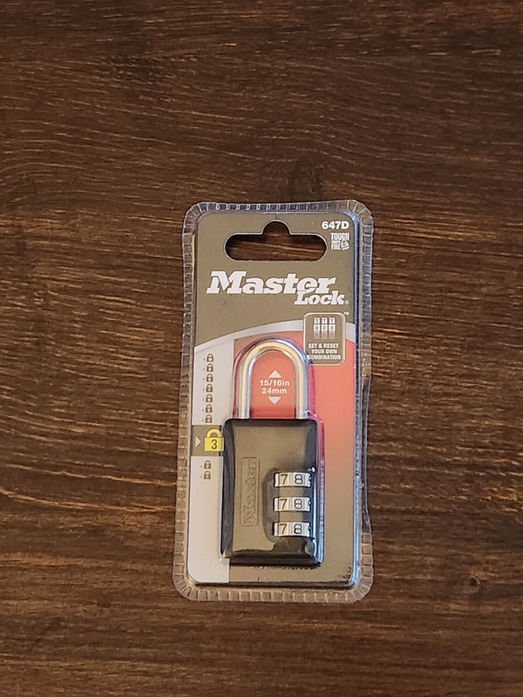 MASTER LOCK COMBINATION PADLOCK ( NEW ) 647D BLACK