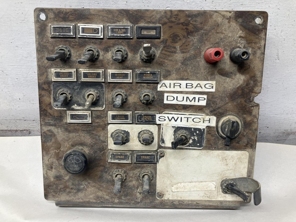 1987-2001 Kenworth T800 SWITCH Dash Panel - Used | P/N NA