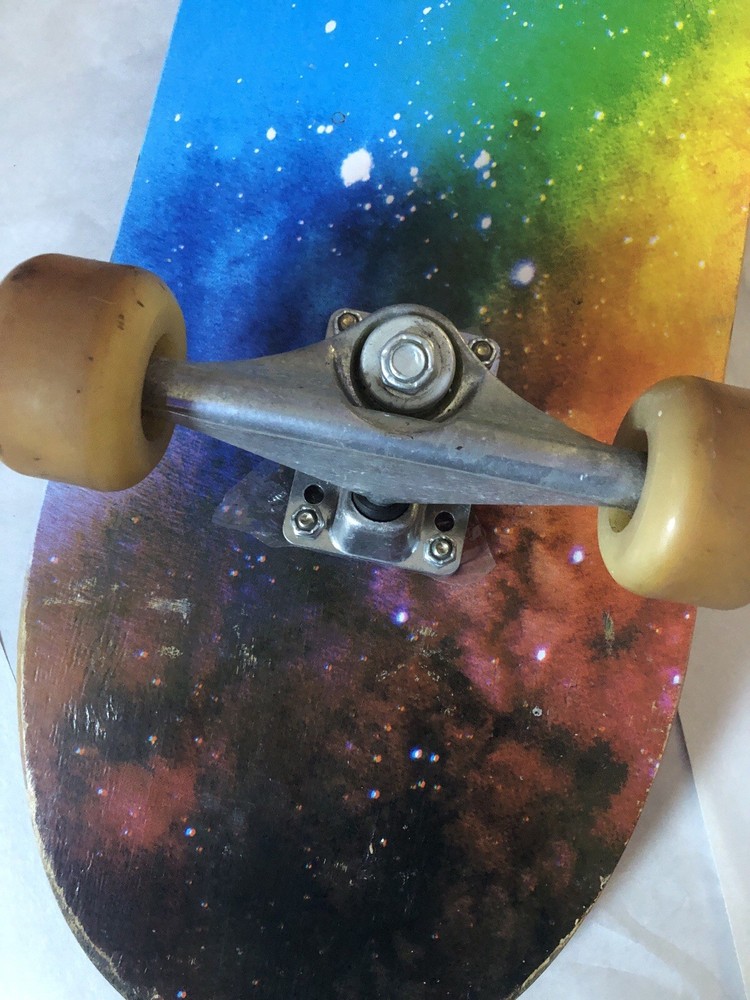 CHIYUANA . SKATE BOARD