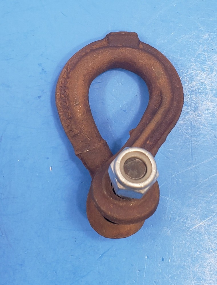 Small Chain Lifting Eye