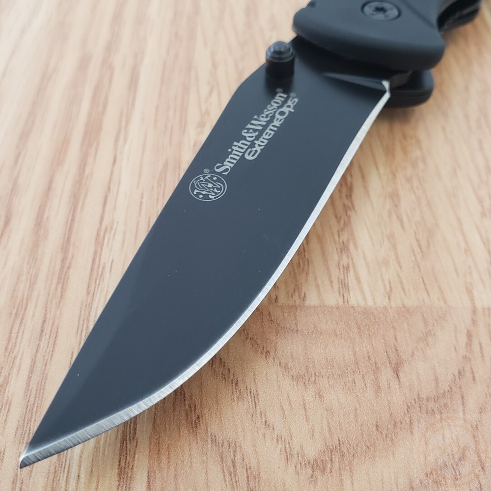 Smith & Wesson Extreme Ops Folding Knife 3.25" Stainless Blade Rubber Handle A25