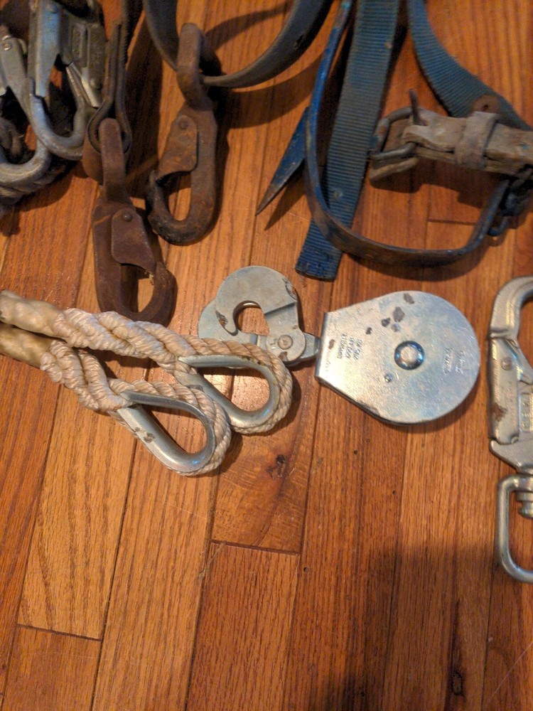 Bashlin 140-DS Climbing Gaffs Spikes Pole Tree with accessories