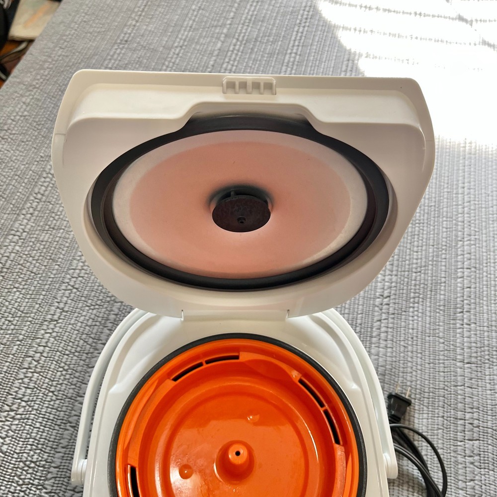 Tiger JBV-S10U 5.5 Cup Microcomputer Rice Cooker White Multi-Menu
