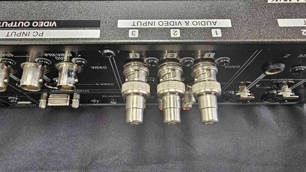 Roland VR-5 AV Mixer & Recorder - READ DESCRIPTION