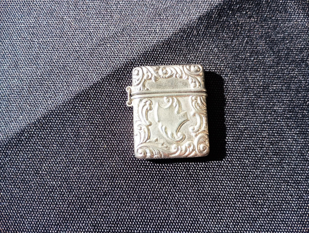 ANTIQUE VICTORIAN STERLING SILVER MATCH SAFE