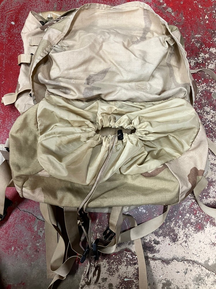 MOLLE II Large Rucksack w/ Sleep System Carrier DCU