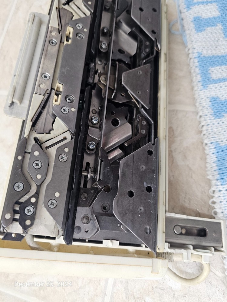 Passap E6000 Knitting Machine Front Lock (Carriage) - TESTED