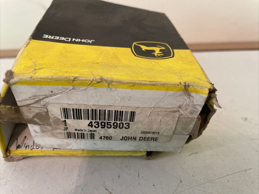 GENUINE JOHN DEERE 4395903 WINDOW LATCH NEW OEM