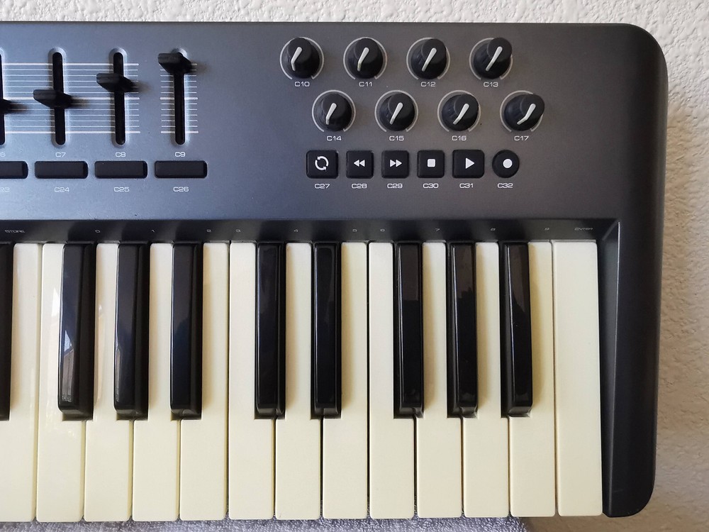 M-Audio Oxygen 49 MIDI Keyboard Controller 3rd Gen Tested Working