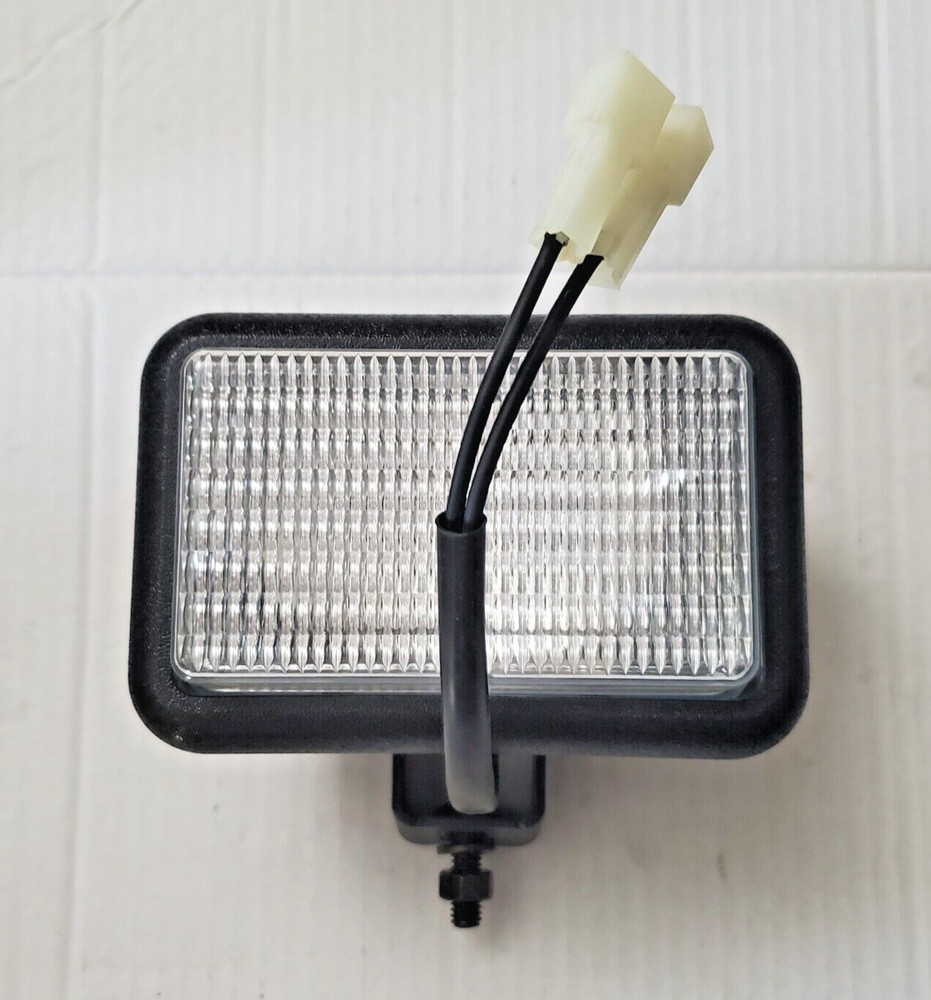 DAEWOO D147681 SPOT LIGHT RECTANGLE 12V NEW