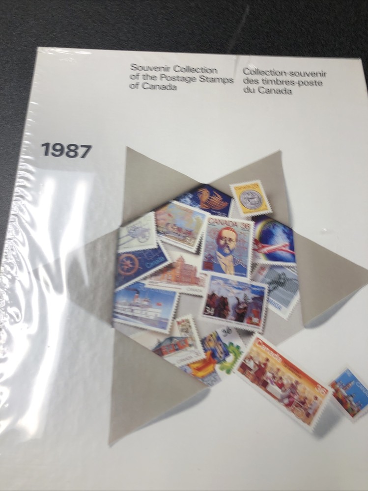 1987 Canada Souvenir Collection Year Book ( Unopened )