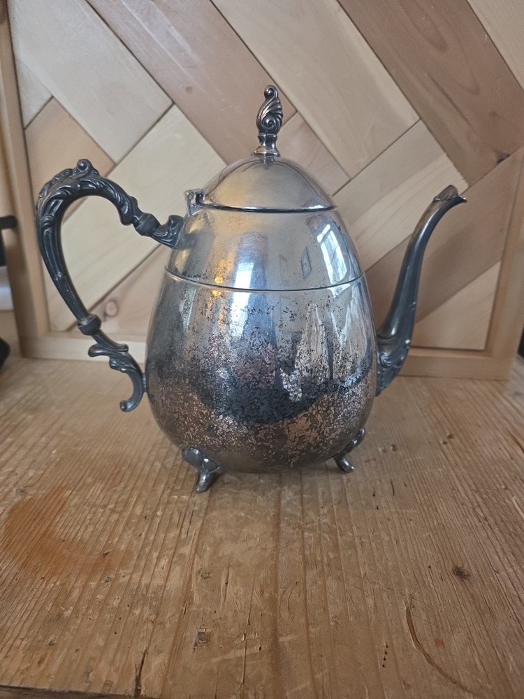 Antique Sheridan Silver Co. Silverplated Tea Pot