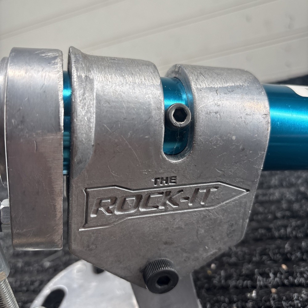 Rock-It Adjustable Bull Float Bracket