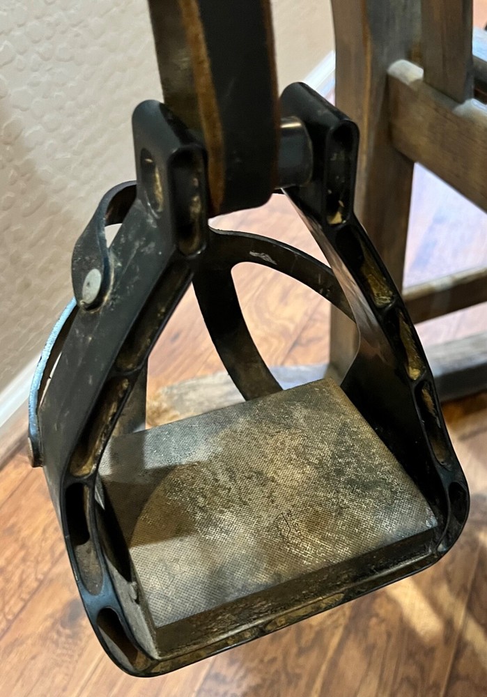 17.5 BERNEY BROS SADDLE