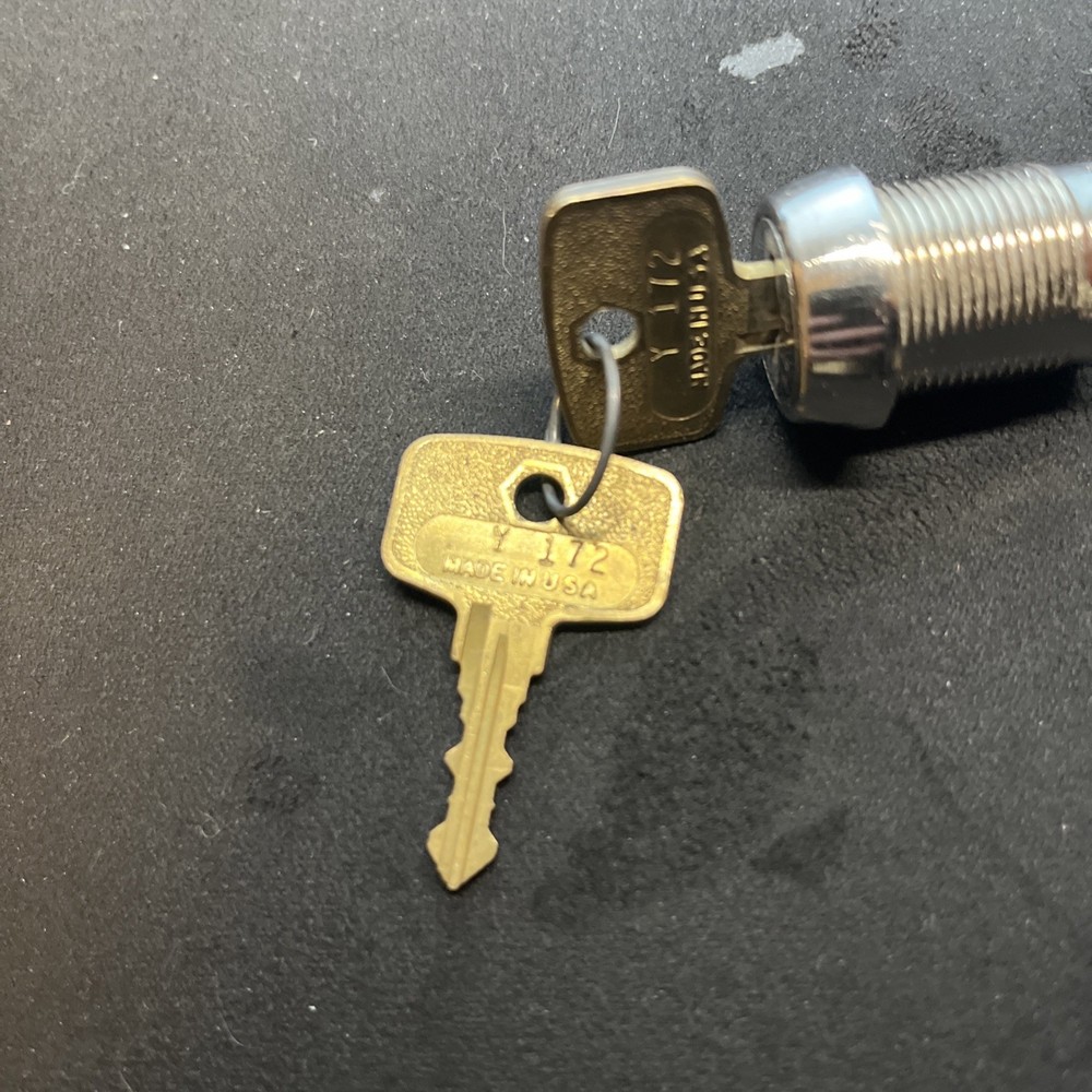 Snap-On Tool Box Cylinder Lock w/ 2 Keys (Y-172 Series/Code)