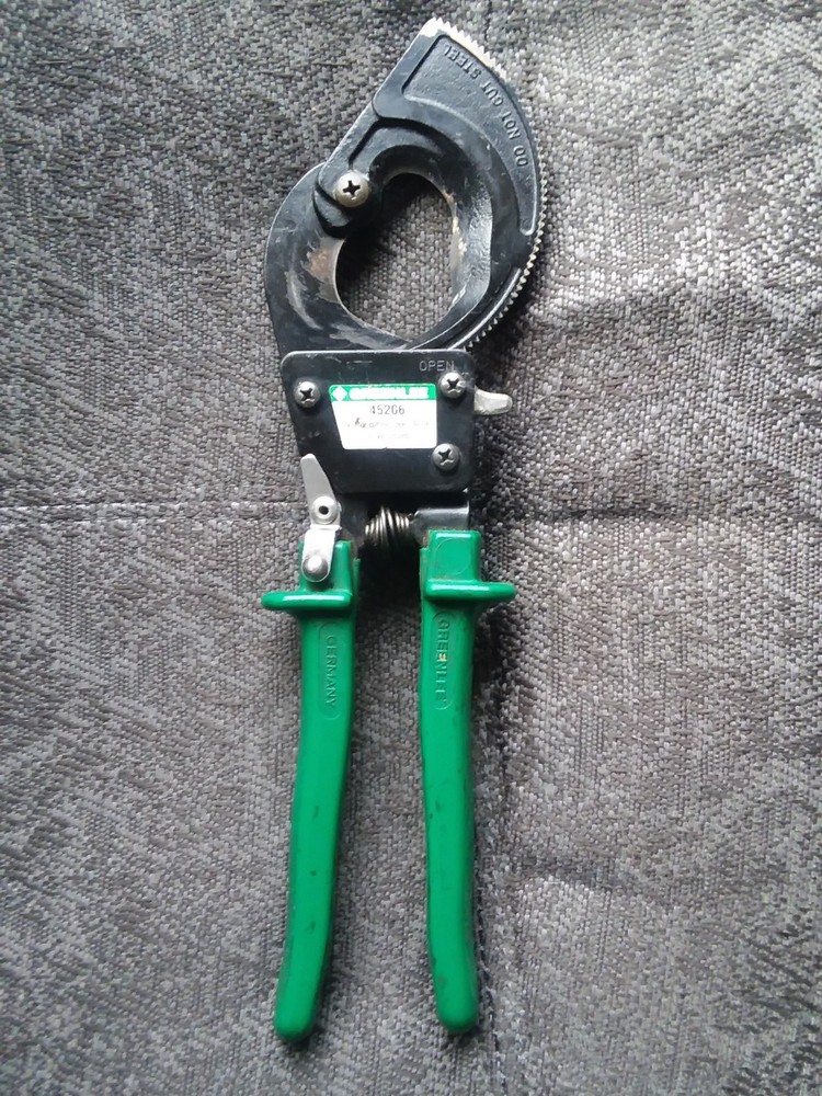 Greenlee compact cable ratchet cutter