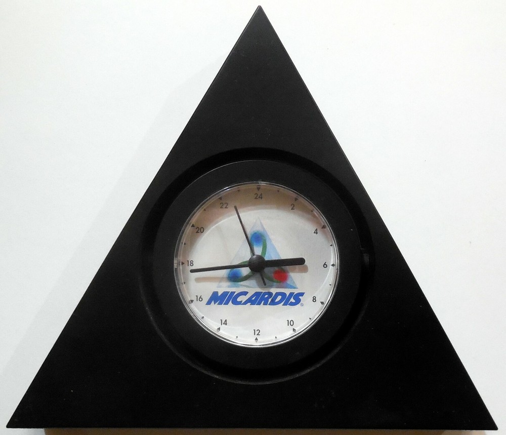 MICARDIS TRIANGLE PLASTIC DESIGN WATCH