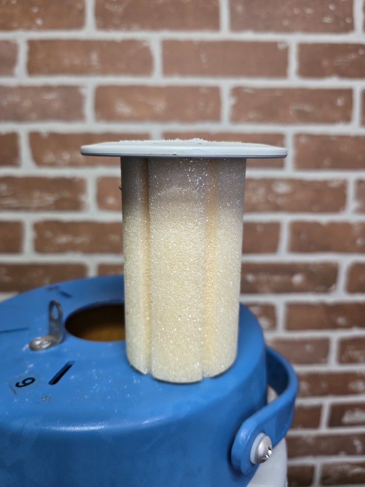 International Cryogenics IC 6R Refrigerator Liquid Nitrogen Dewar w/ 6 Racks