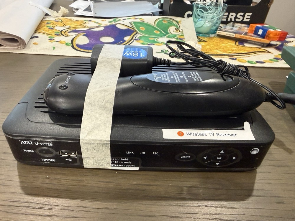 Att UVerse Receiver With Remote model VIP2500
