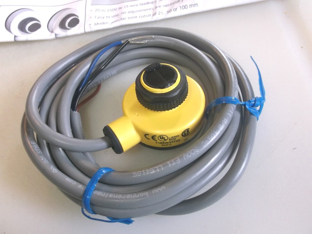 Banner T18RW3FF50 EZ-Beam Fixed Field Sensor NIB