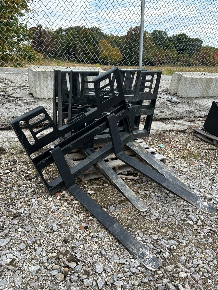 Skid Steer Attachment 48" Walk-Thru Pallet Forks
