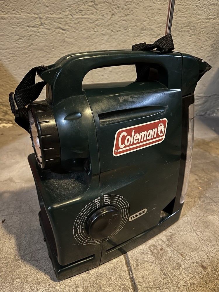 Coleman TV Multifunction Lantern 5.5" TV Screen, AM/FM/UHF/multi-frequency