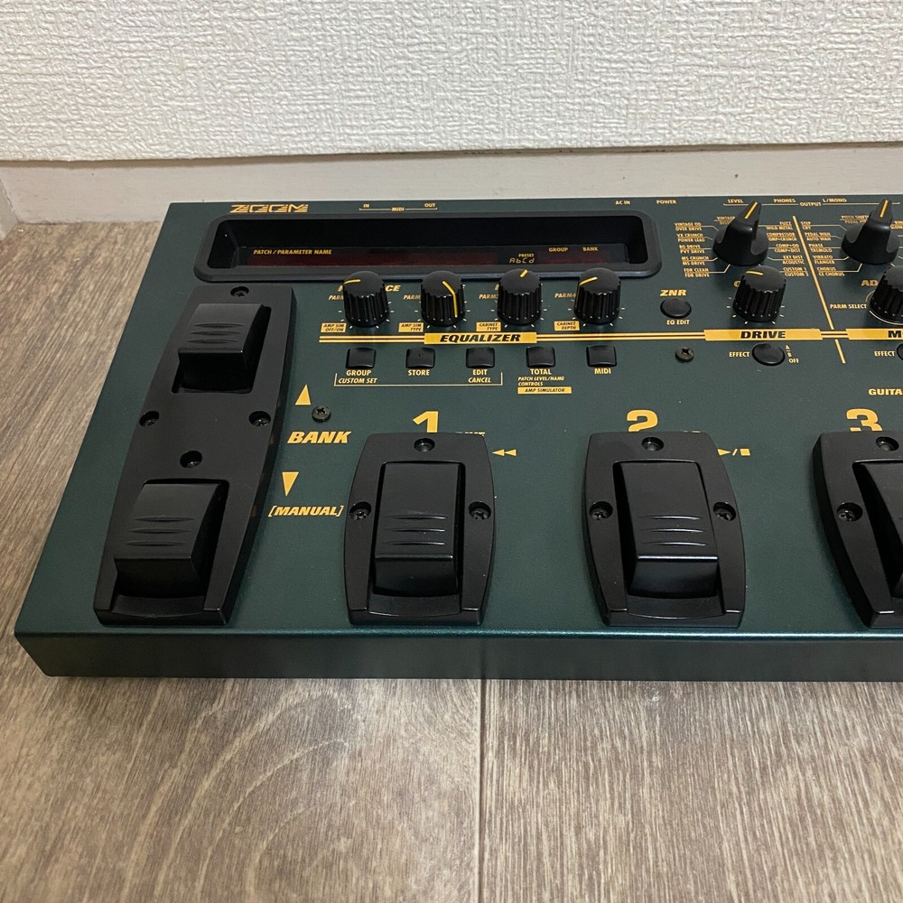 ZOOM GFX-8 Multi-Effector Multi-Effects Processor Used Shipping From Japan