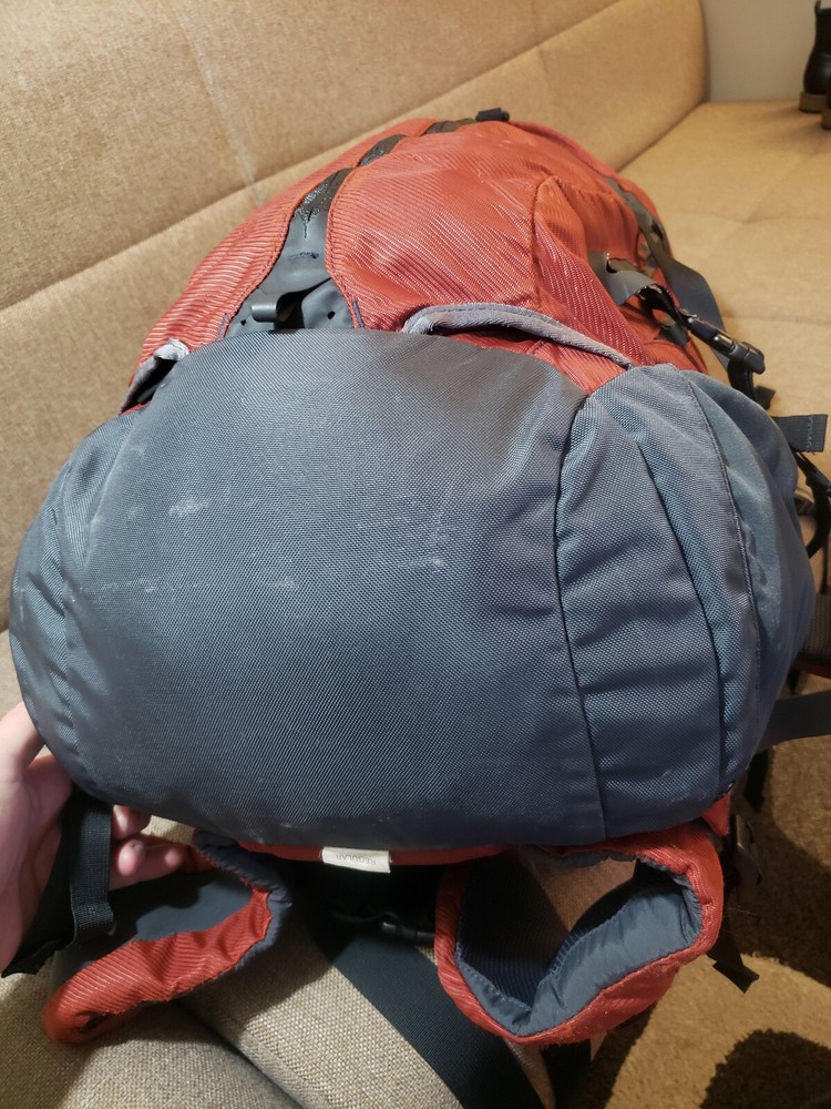 EMS EASTERN MOUNTAIN SPORTS High-Quality Internal Frame Backpack