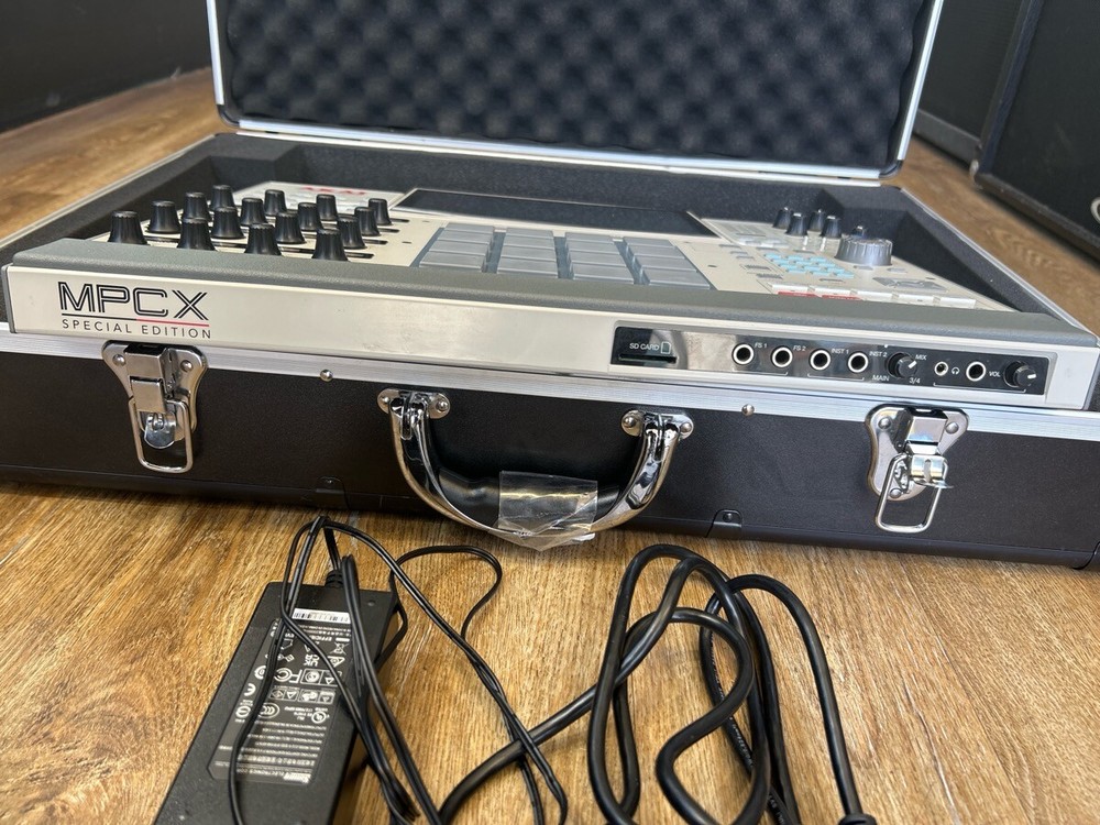 AKAI MPCX (SBL012313)