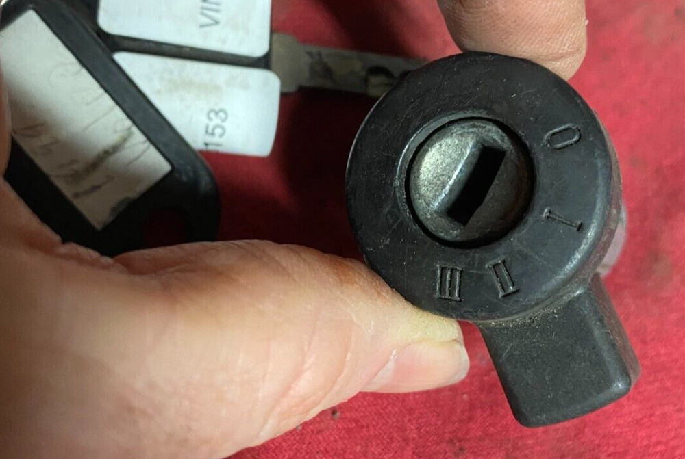 IGNITION SWITCH WITH ONE KEY,