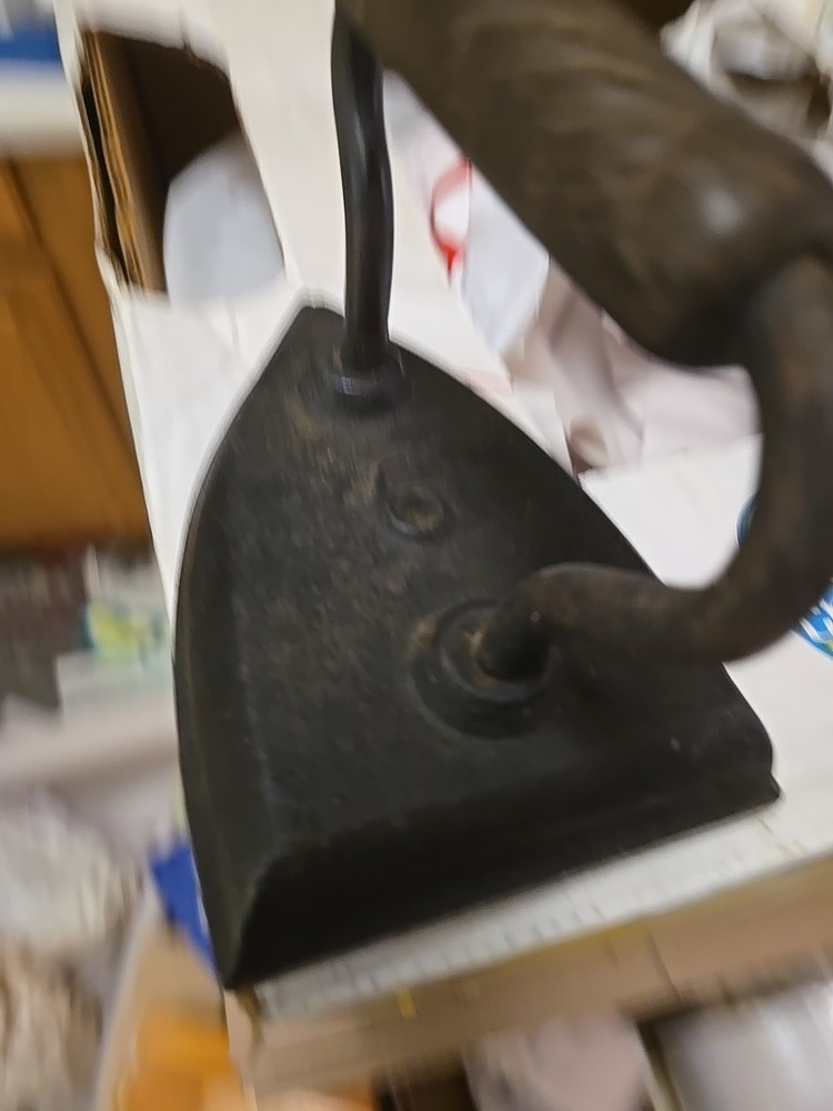 Iron #6 Cast Iron Flat Iron