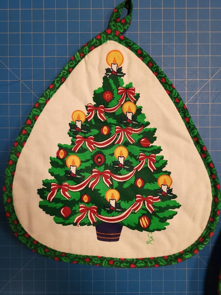 Christmas Tree Potholders Set 2 Holiday Kitchen Decor Cotton Polyester Blend
