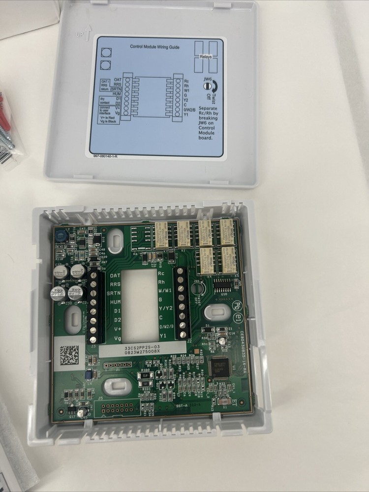 CARRIER EDGE 33CS2PP2S-03 PRO PROGRAMMABLE 2 STAGE 7-DAY THERMOSTAT