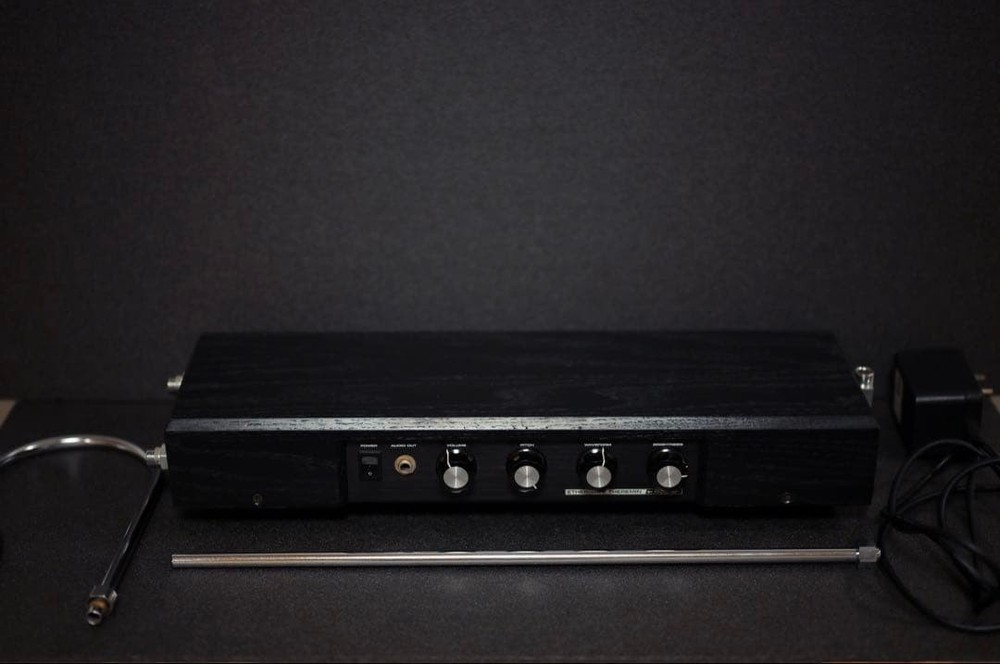 Moog Etherwave Theremin with stand 452735