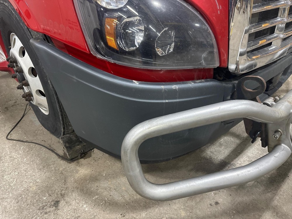 2008-2021 Freightliner CASCADIA 3 PIECE POLY Bumper - Used