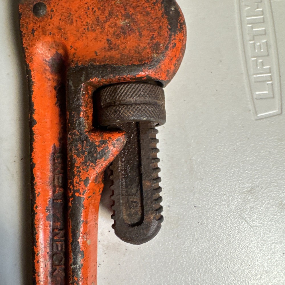 Great Neck 18" Pipe Wrench PW18