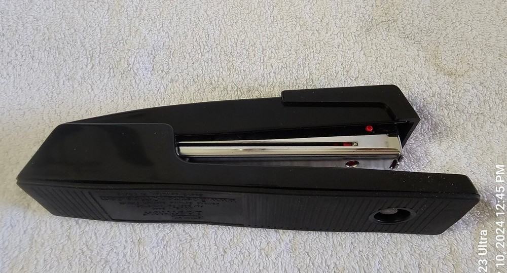 (2) Stanley Bostitch Classic Desktop Stapler Black Model B440