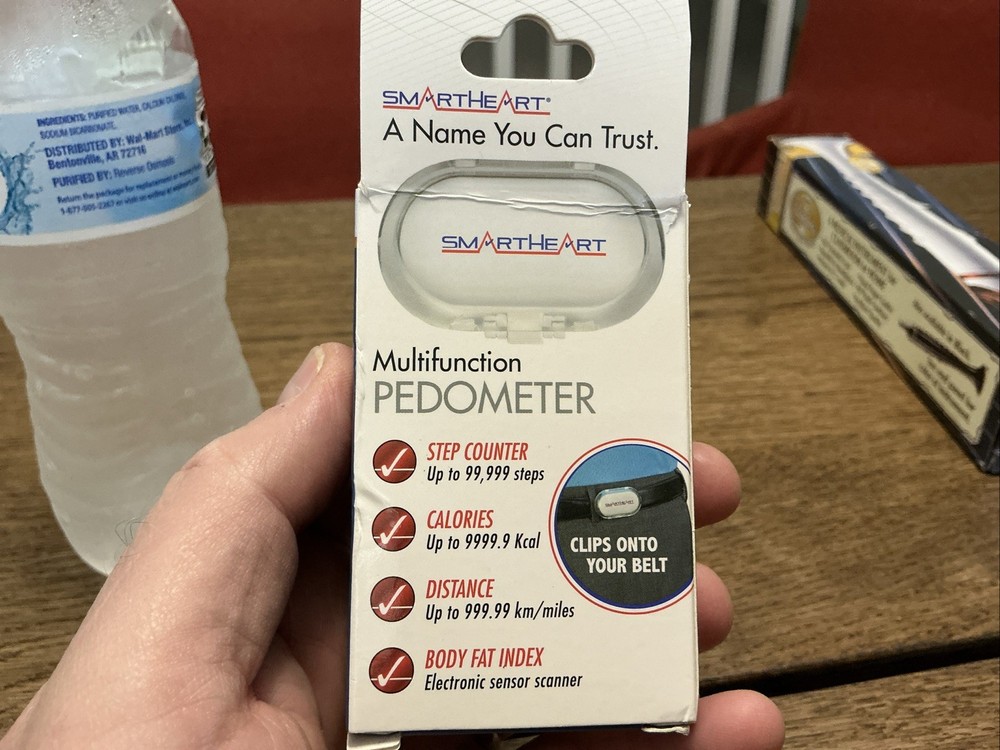 MULTIFUNCTION PEDOMETER CLIPS TO BELT OR POCKET