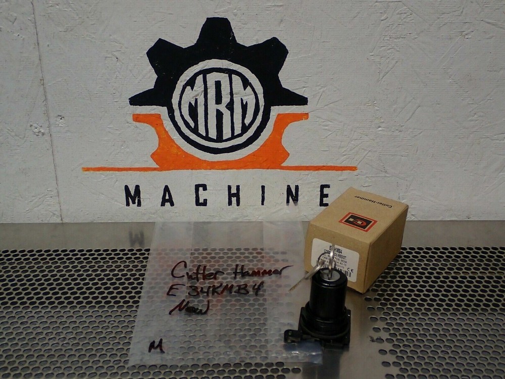 Cutler-Hammer E34KMB4 Ser A3 Keyed Selector Switch 3 Position Momentary New