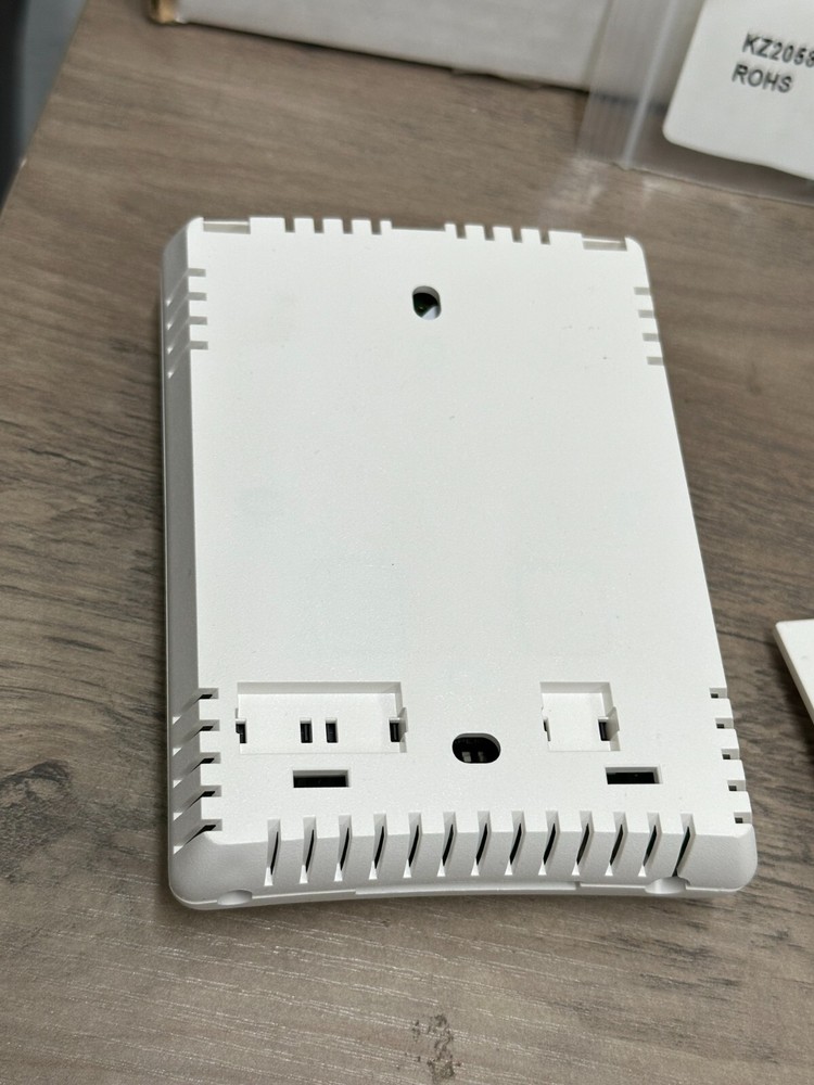 VERIS CWLPHXX Wall C02 Sensor, LCD, 2%RH, Protocol
