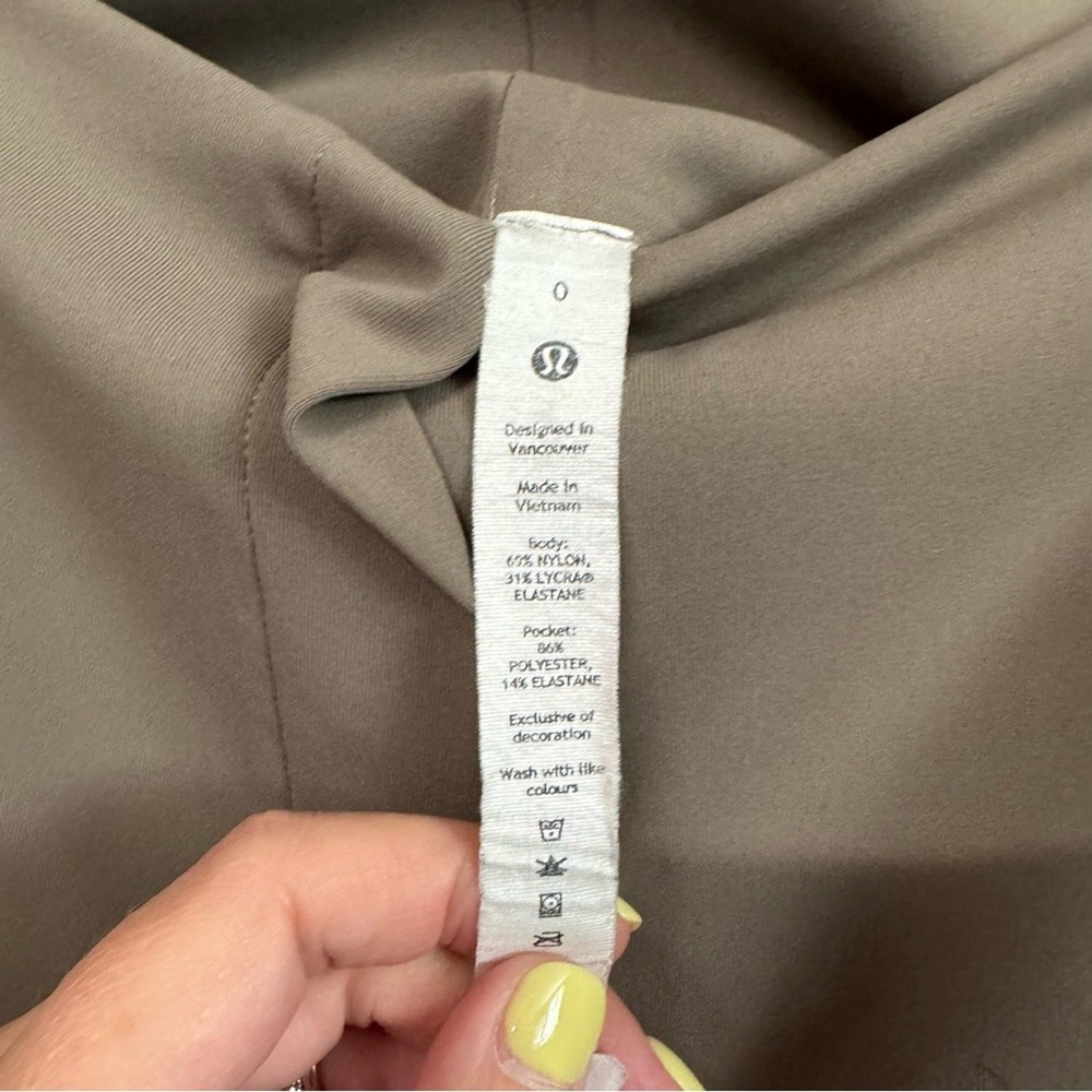 Lululemon Smooth Fit Pull On High Rise Pant light brown SIZE 0