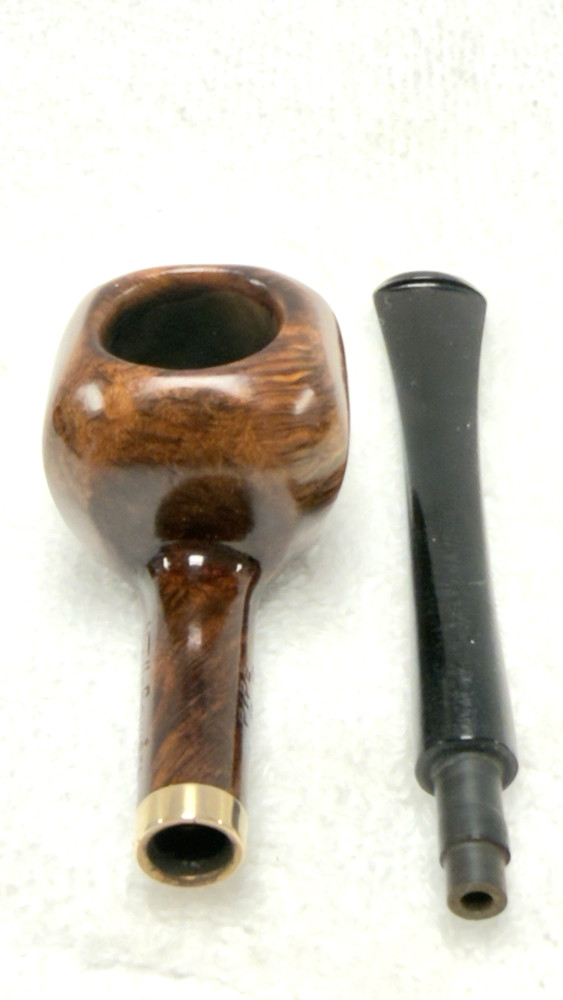 L.B.S. Pipe "VIEILLE BRUYERE" Smooth Small Lightweight 4 Panel Apple