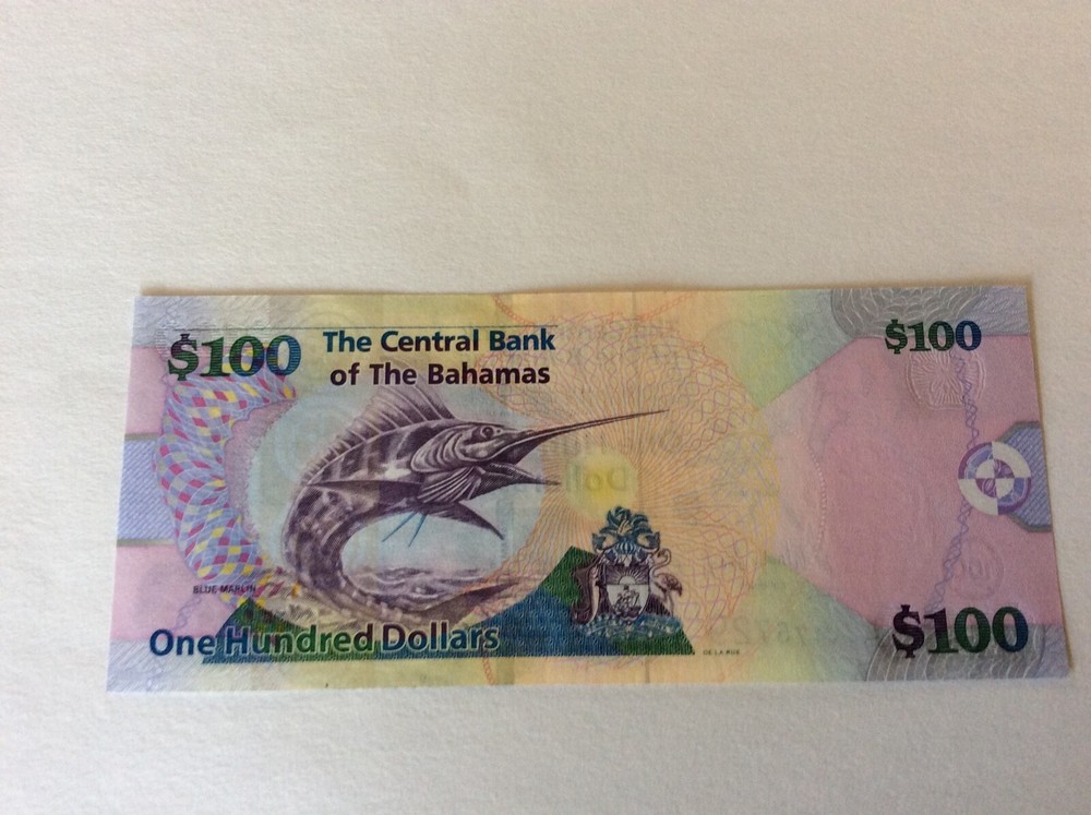 BAHAMAS 2009 P76 $100 NOTE UNC CONDITION QEII